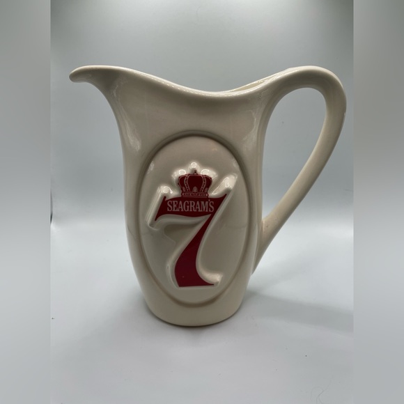 VINTAGE SEAGRAM'S 7 CROWN WHISKY PITCHER/JUG WHISKEY BAR WARE 7 INCH - Picture 3 of 4